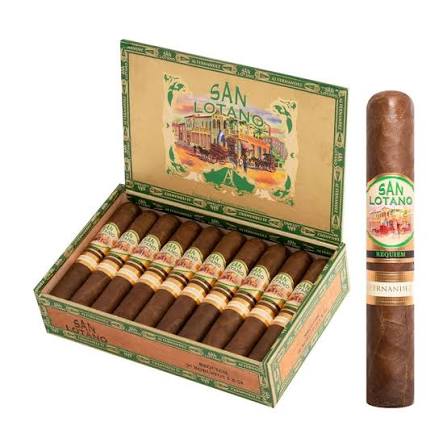 San Lotano Requiem Habano Robusto från Nicaragua, brun cigarr med guldfärgad gördel bredvid öppen cigarrlåda.