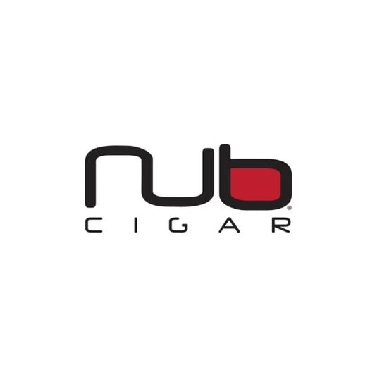 NUB Cigar-logotyp i svart med röd detalj i bokstaven b och texten CIGAR på vit bakgrund – Cigarrshoppen