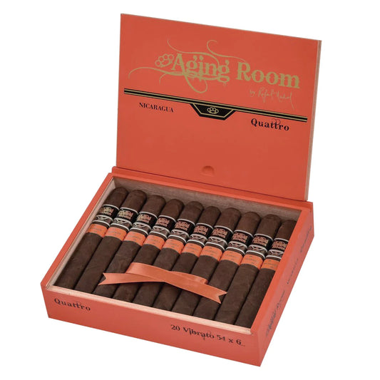 Aging Room Quattro Nicaragua Vibrato Toro box-pressed – prisbelönt nicaraguansk puro med oljigt Sumatra-seed-täckblad, fyllig styrka, smaker av espresso, mörk kakao, torkad frukt och svartpeppar